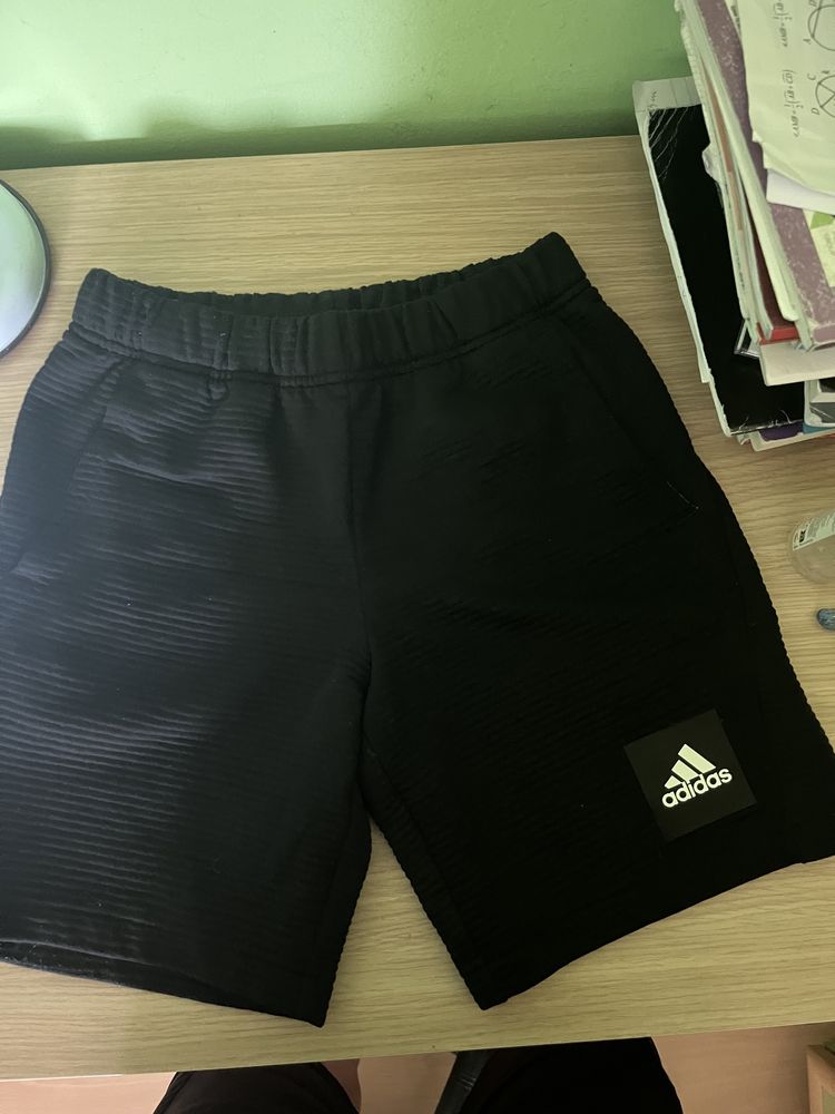 Adidas къси панталони XS