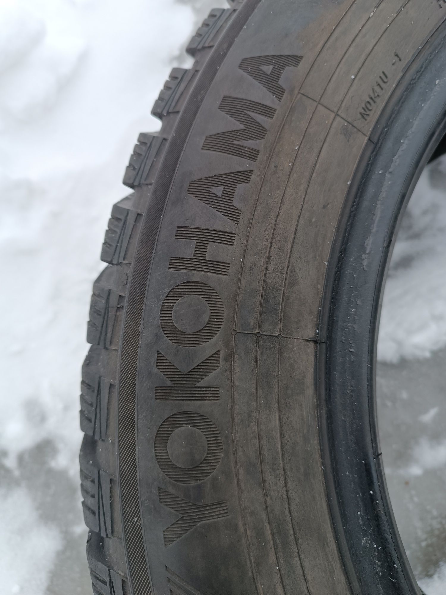 Продам автошину зимнюю шипованную 215/60 R 16