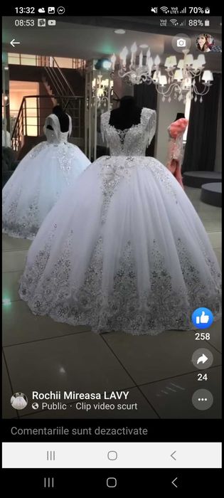 Vând rochie de mireasă stil prințesă cu pietre!