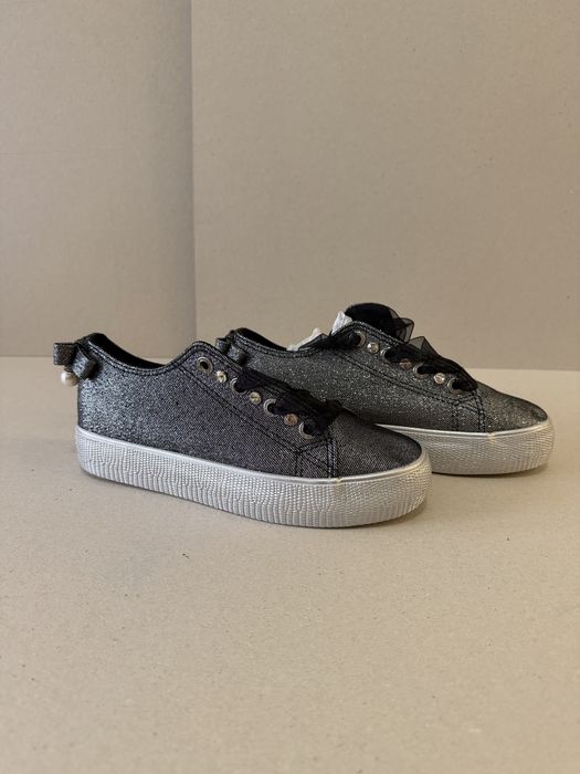 Дамски спортни обувки