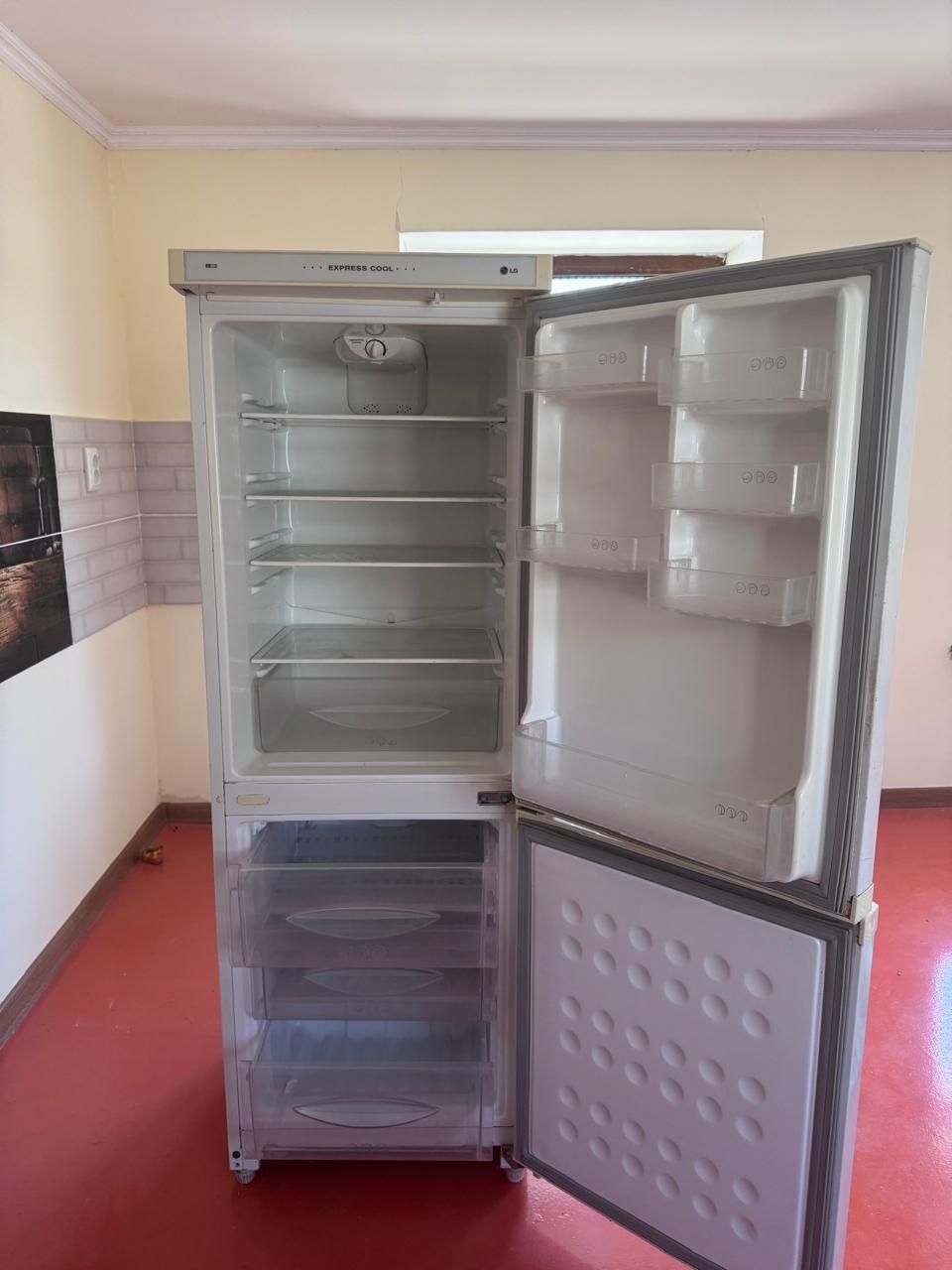 Продаётся Холодильник