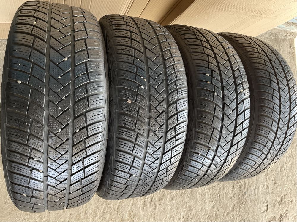 225/55R17 Vredestein WintracPro
