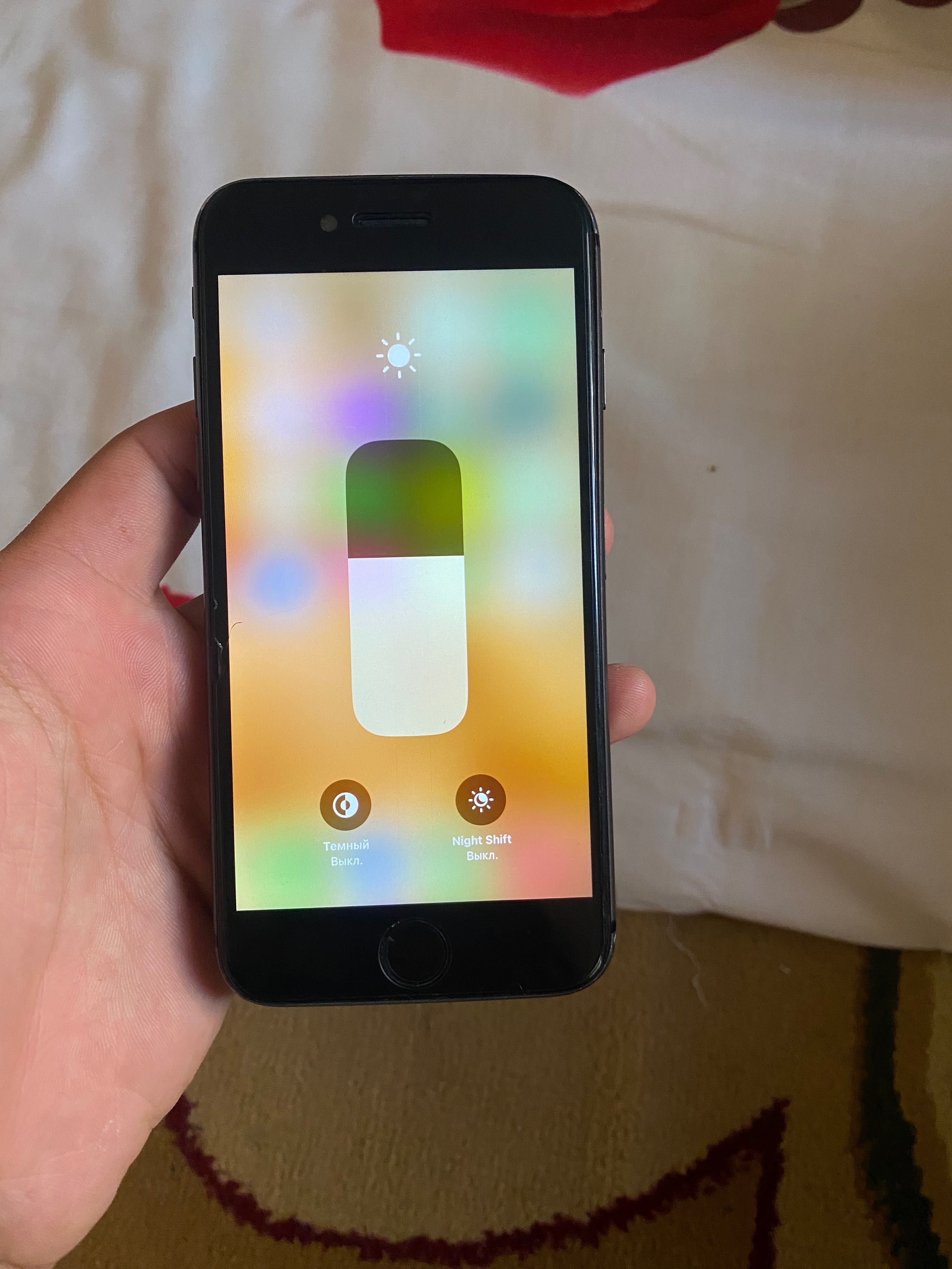 Iphone 8 sotiladi.1 mlndan sal otb beriladi