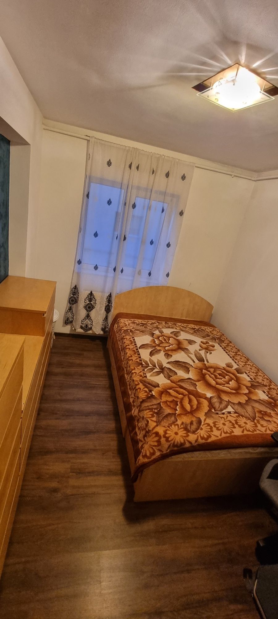 Caut coleg de apartament in ap cu 3 camere Floresti