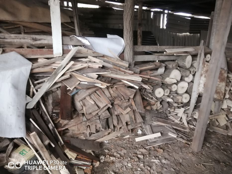 Дрова отдам даром. Сухие доски сосна, дуб. Самовывоз из п. Деркул