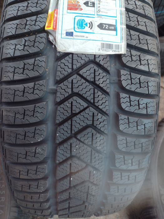 Нови 235/45/17 Pirelli WS3 dot3819