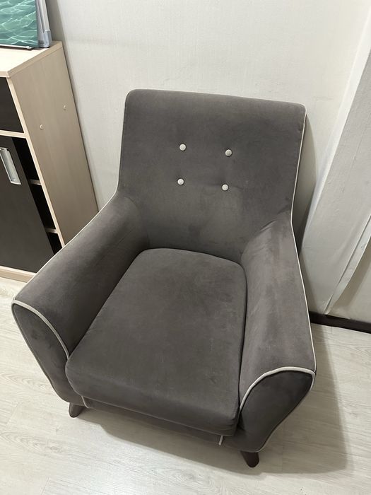 Кресло в минималистичном стиле