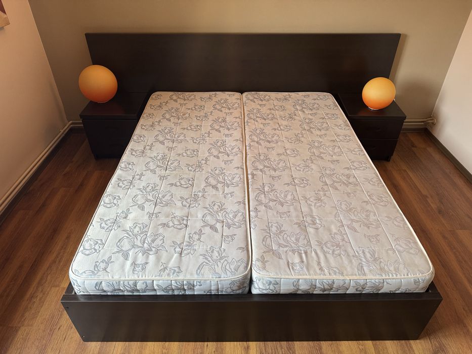 Pat dublu 200x160 in stare foarte buna