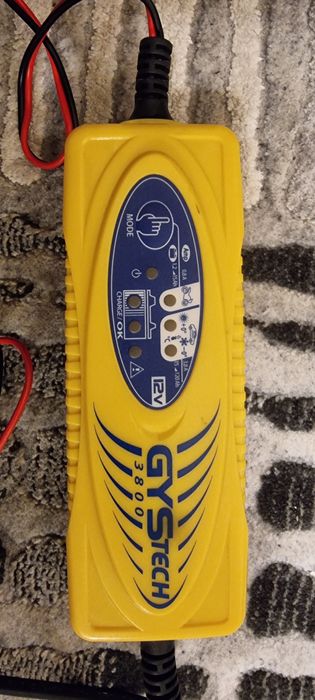 Redresor auto moto GYSTECH 3800 3.8A