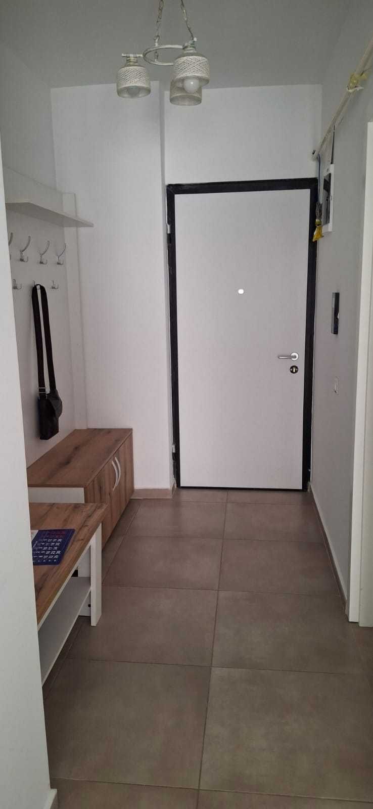 proprietar persoana juridica inchiriez spatiu comercial
