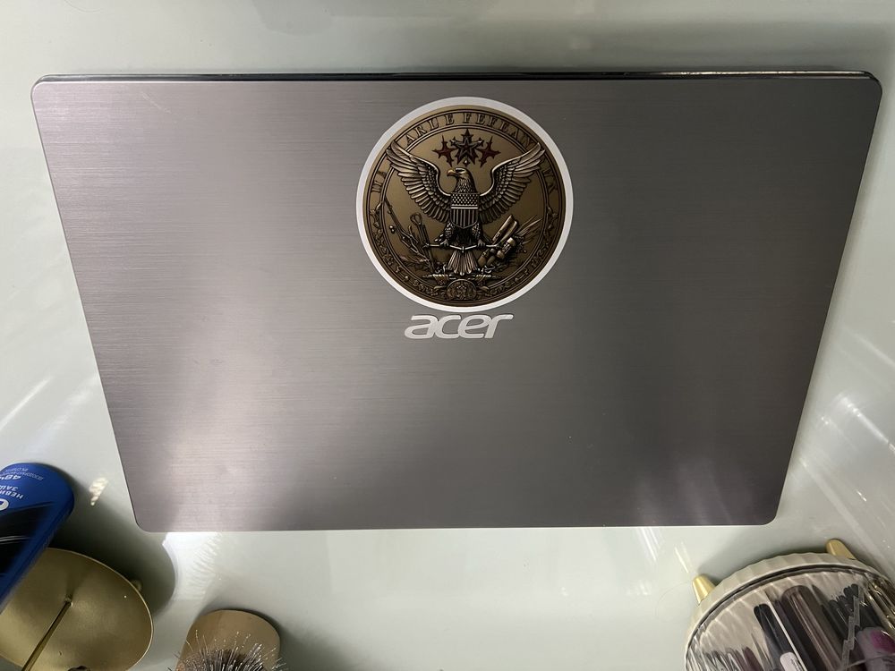 Ноутбук Acer срочно продается