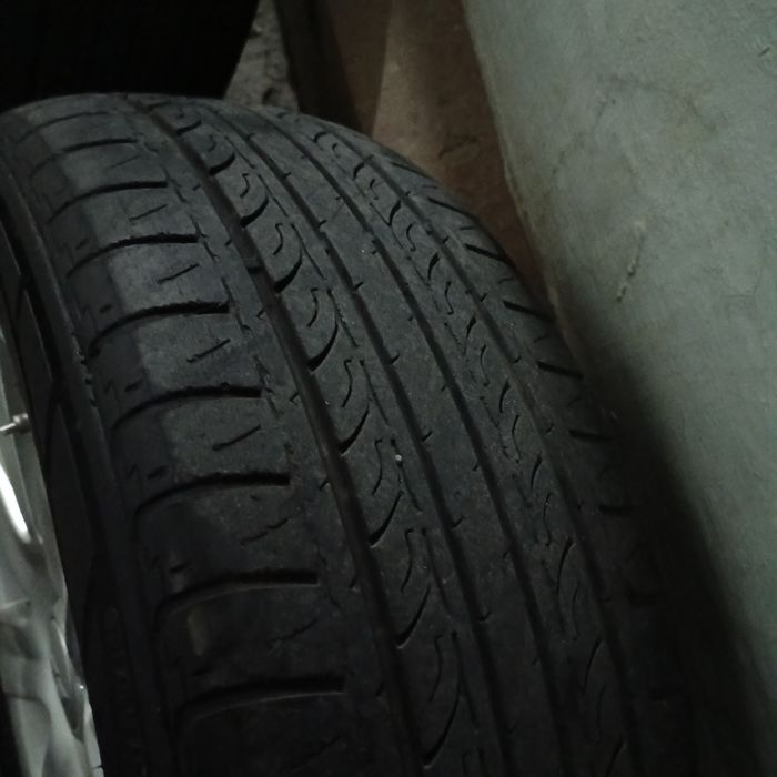 Сака диска сотилади. Балони ҳам ҳолати ўрта.