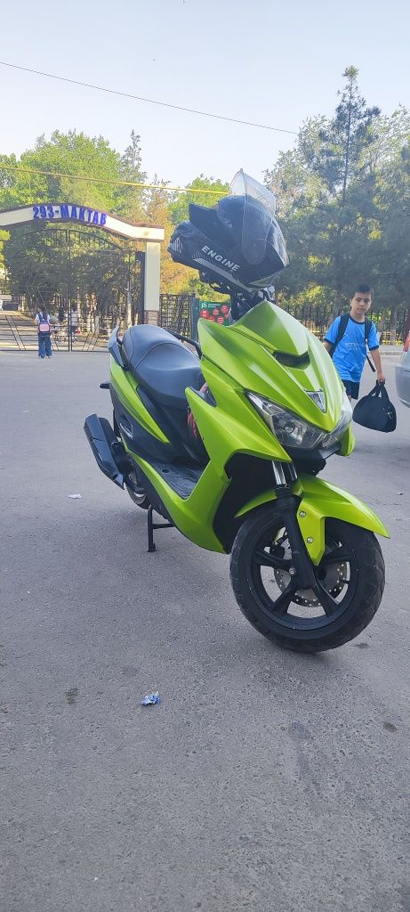 Skuter 175 kub sotiladi