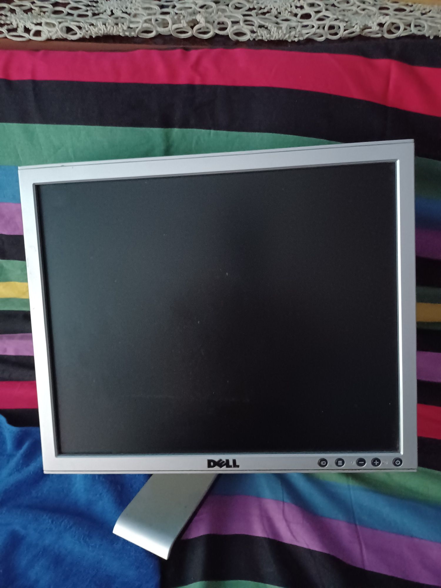 Monitor Dell,aprox.40 diagonala