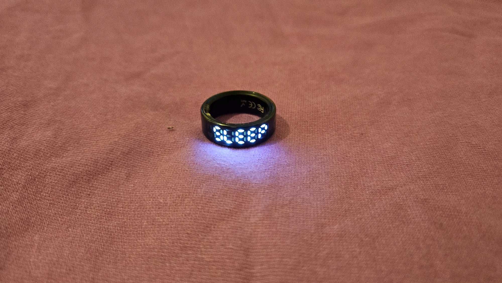 Cel mai nou Smart Ring cu display