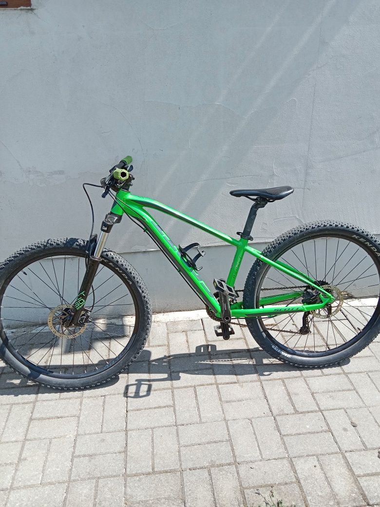 Vând bicicleta Scott 27.5