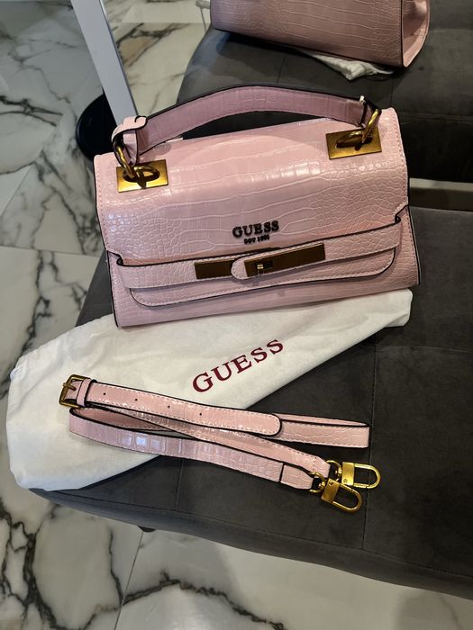Оригинална чанта Guess
