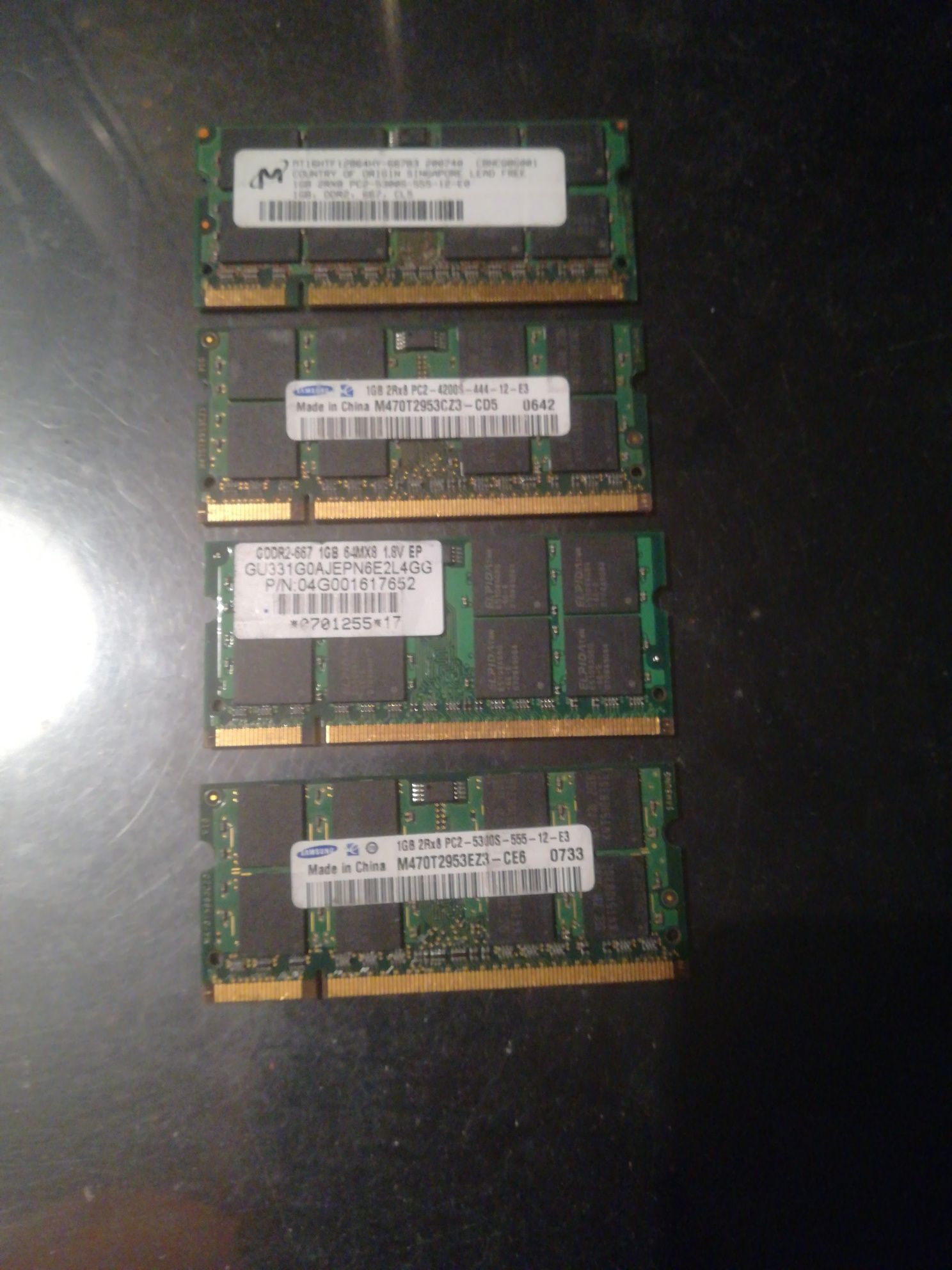 Продавам RАМ памет DDR2 за лаптоп 1GB
