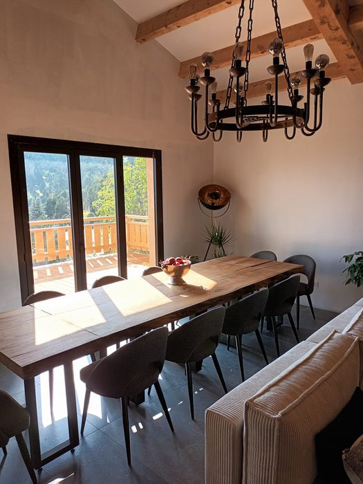 Маси от епокс и масив