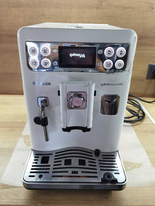 Saeco Exprelia EVO   - с кана за мляко и БГ меню