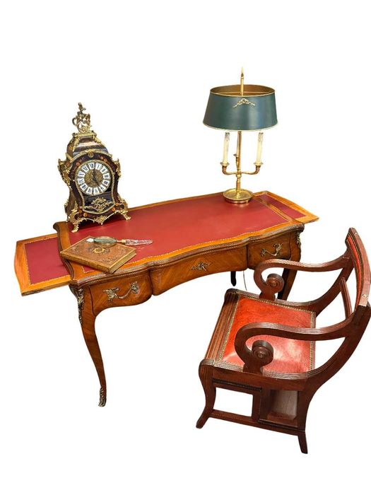 Birou franțuzesc Louis XV din lemn cu piele roșie și extensii laterale