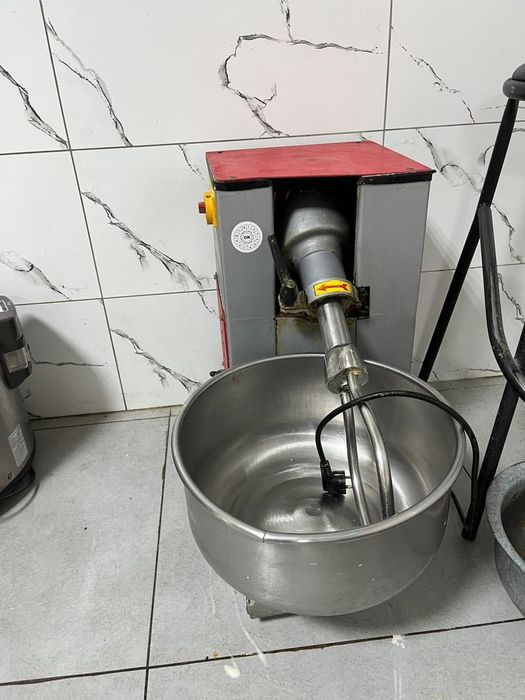 Продам тестомес.