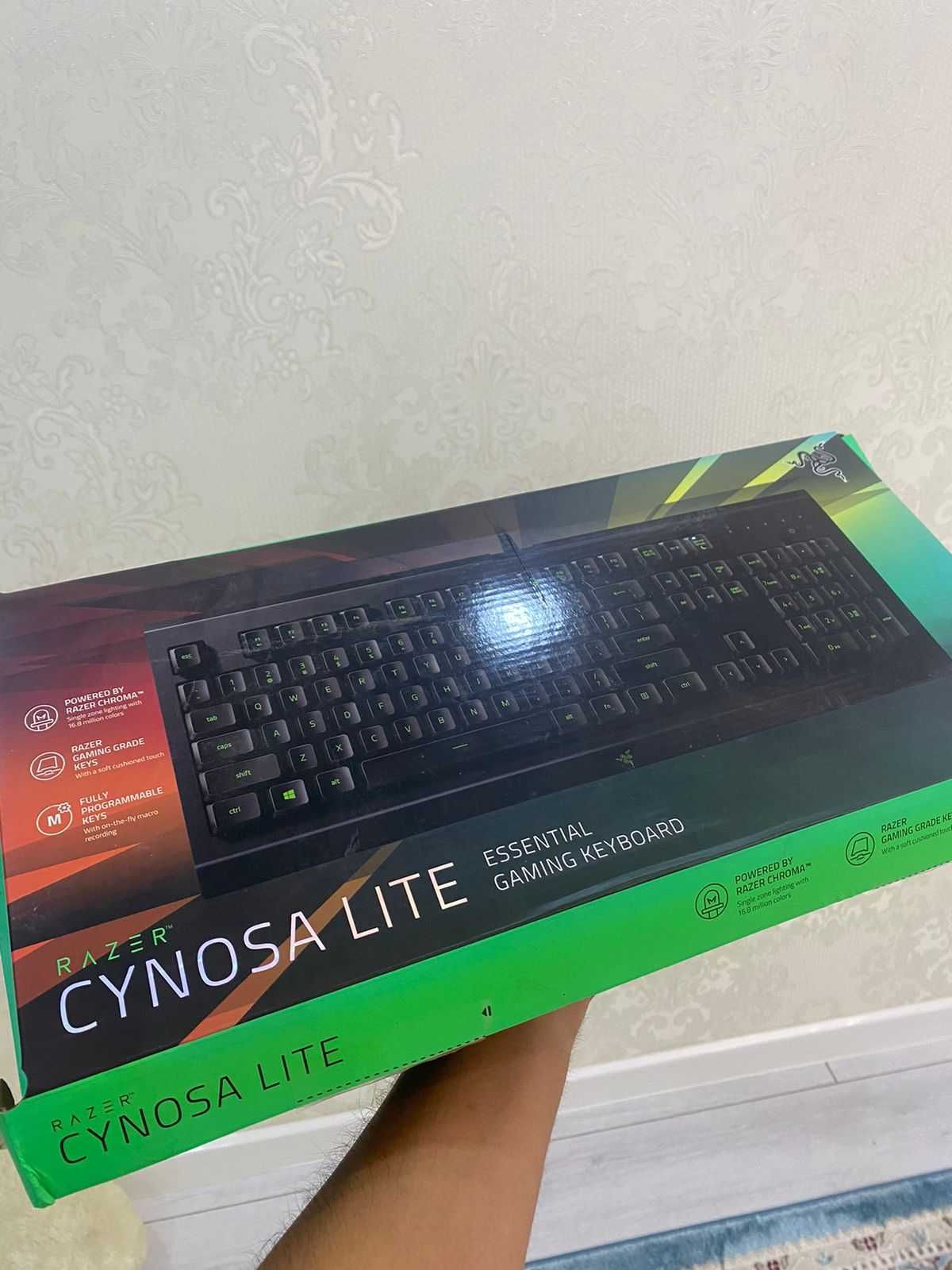 ПРОДАМ клавиатуру RAZER