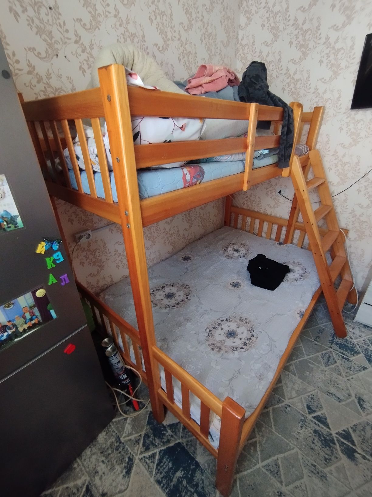 Продается двухярусная кровать.