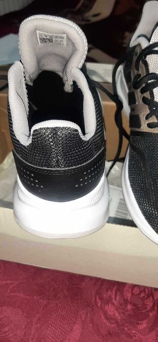 Оригинални нови маратонки адидас adidass runfalcon-fw505