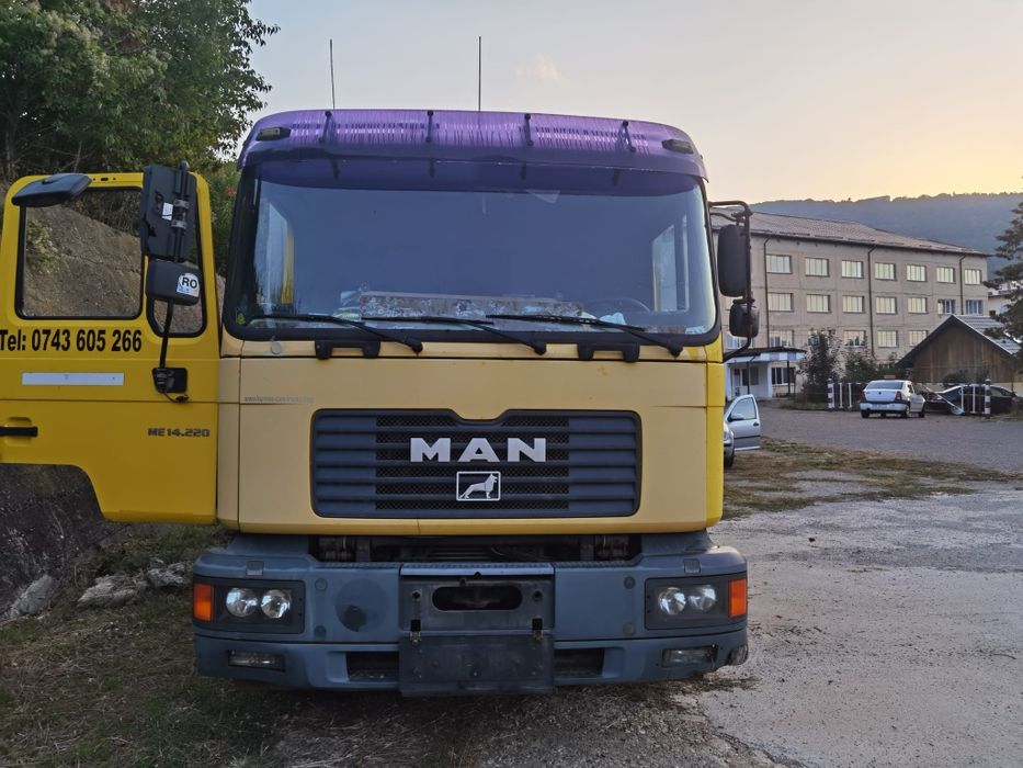 Vând autoutilitara MAN
