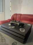 "Sony PlayStation 4 Pro 1TB + Controller Original – Funcționează Perfe