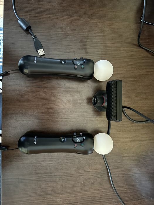 Play station 3 modat+ 2 controllere psmove