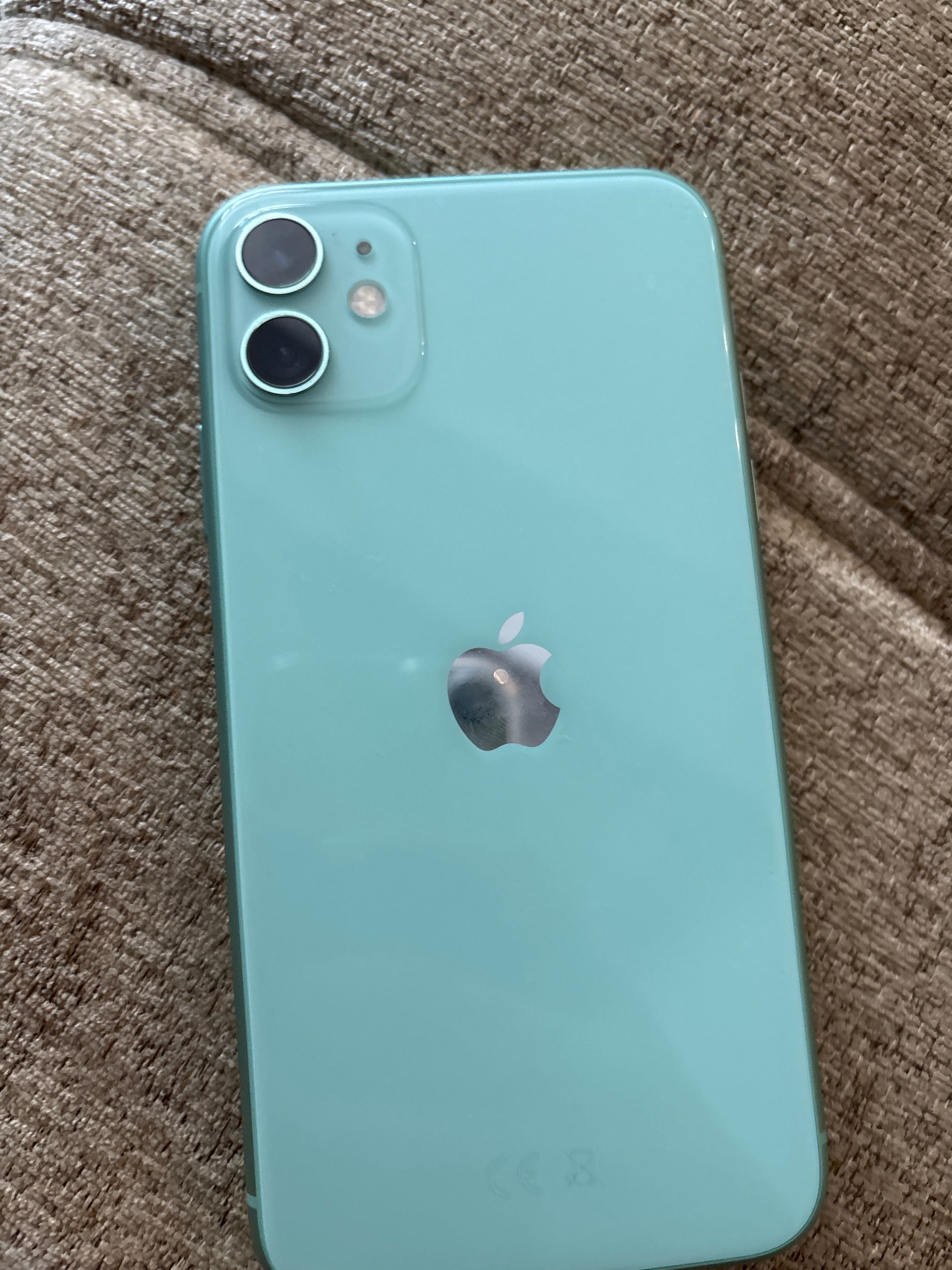 iPhone 11 в добро състояние
