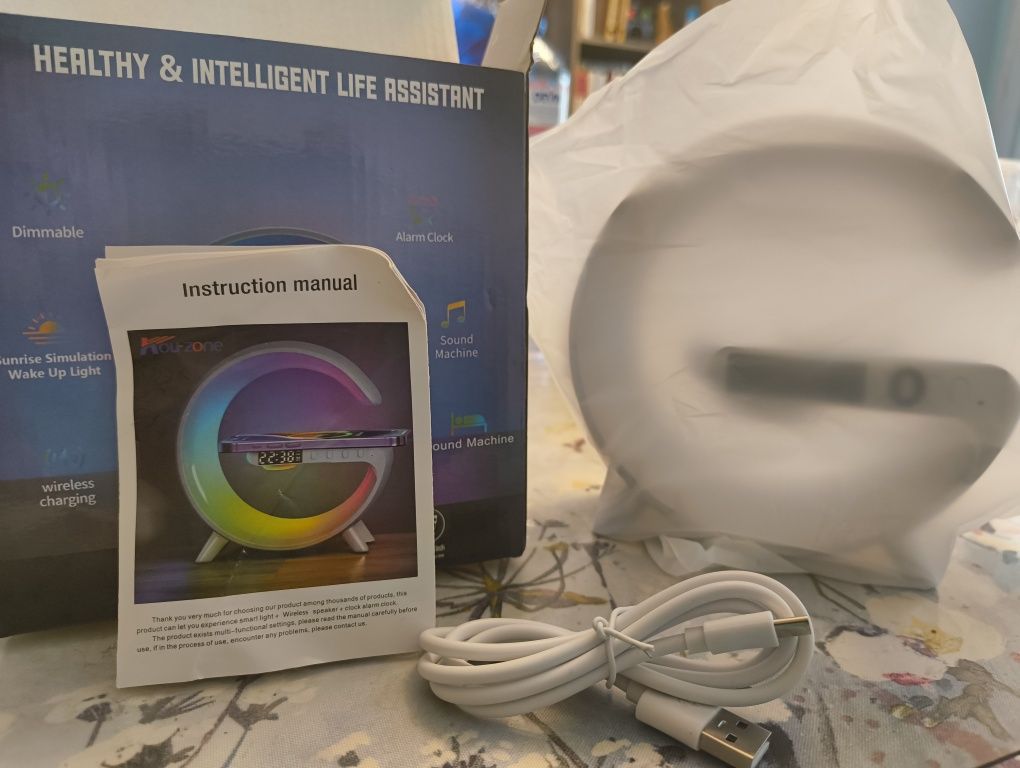 Безжично зарядно с RGB часовник ,будилник с вградена Bluetooth колонка