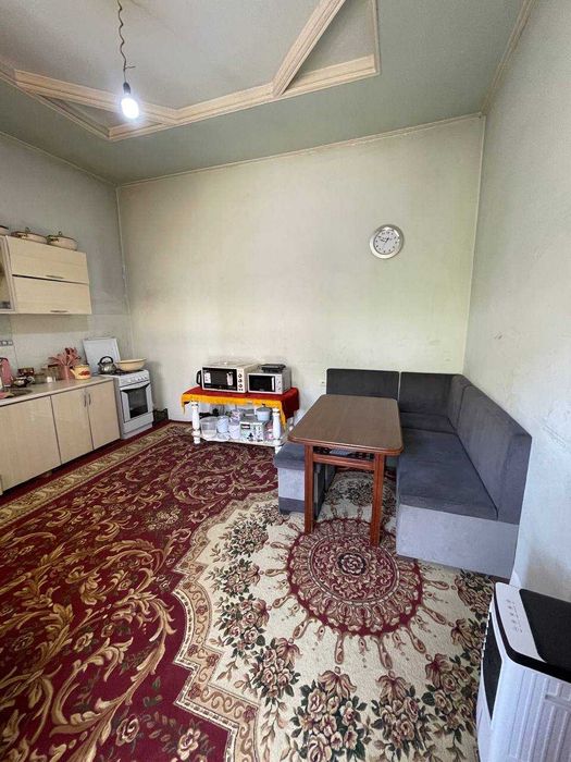 Qo'yliq  Compus oldida qizlarga kvartira bor