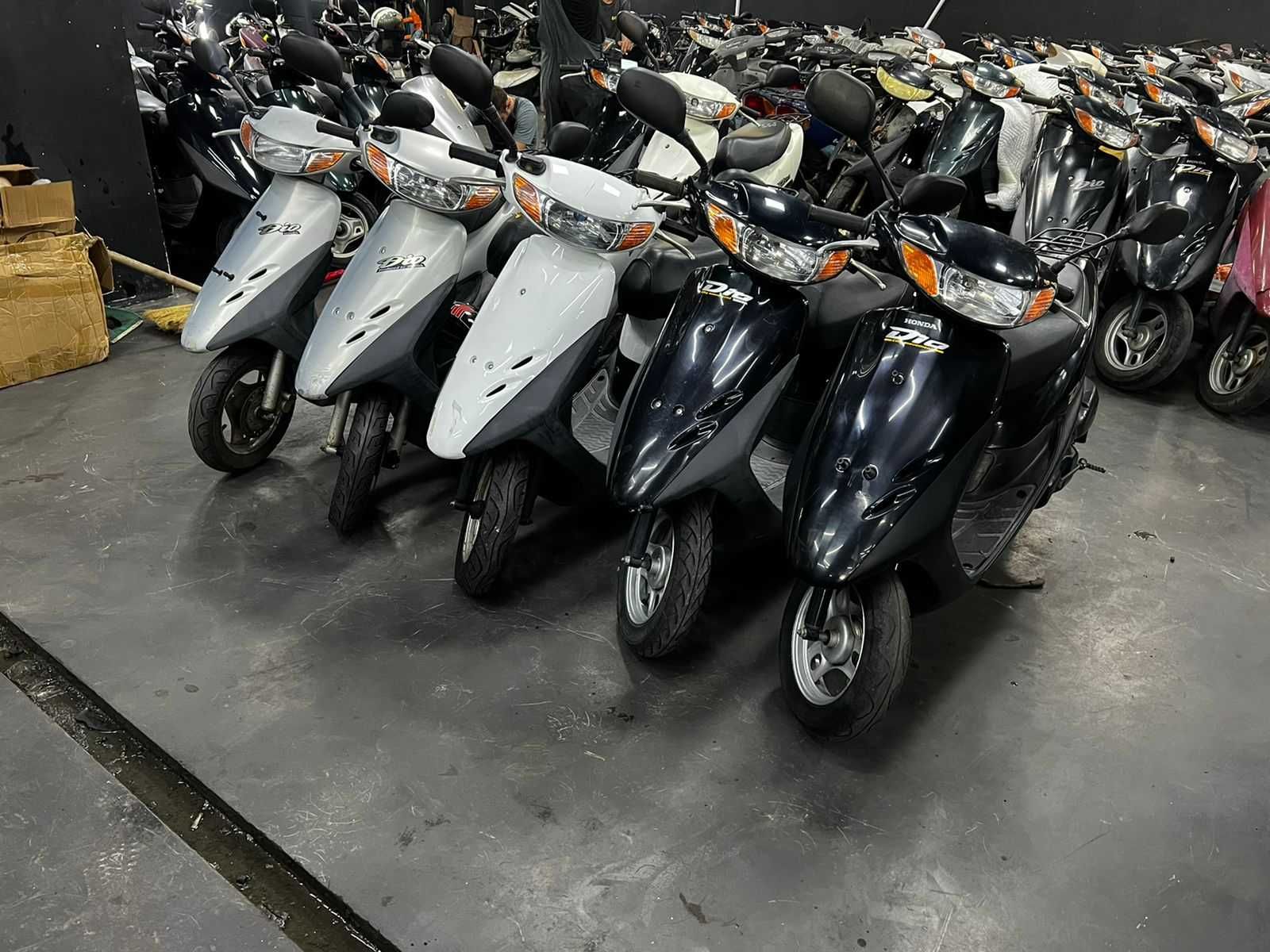 Свеже Доставленный Мопед Скутер Honda Dio Af34,35 Cesta