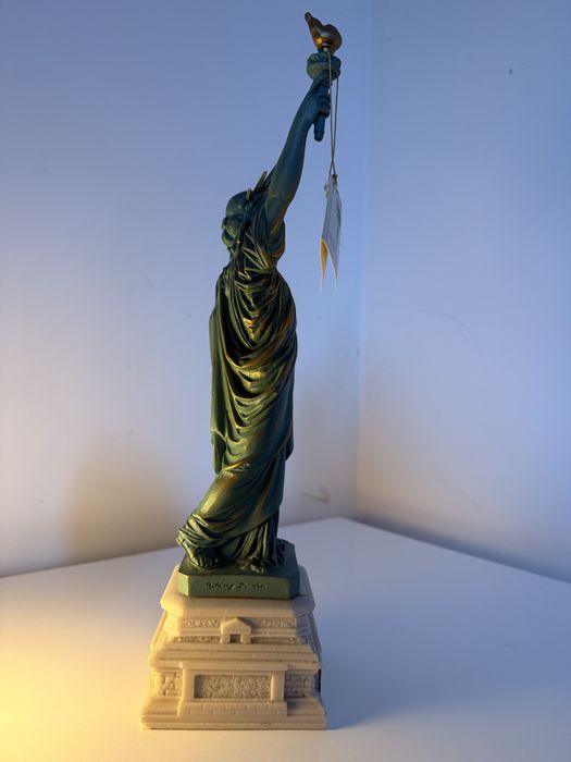 Statuia Libertatii - “Liberty Enlightening the World” Colea Art, L.E.