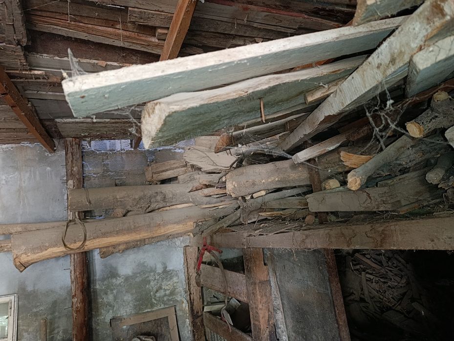 Utinlar bor tezda sotiladi kelib kurib keyin kelishamiz