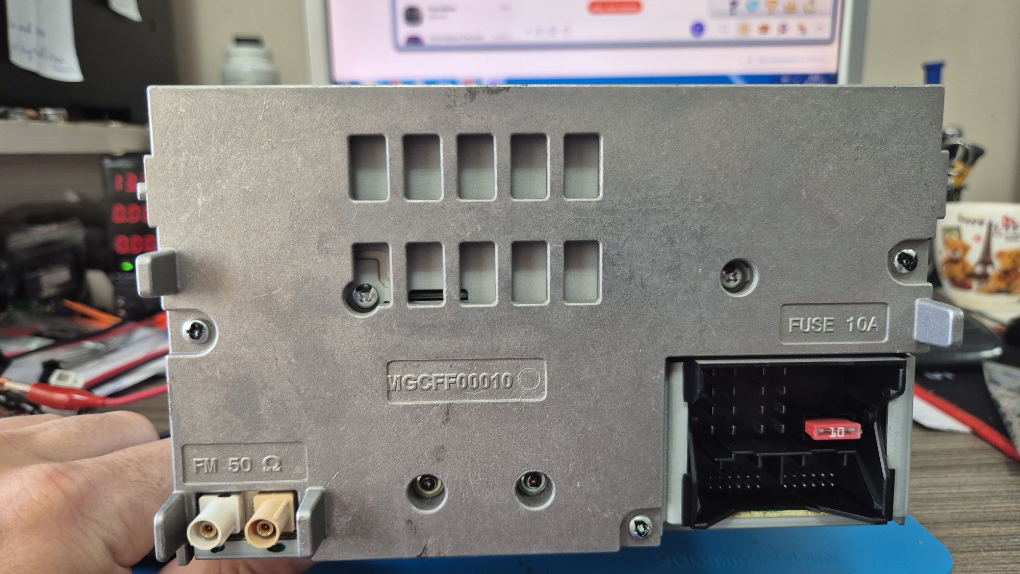 Оригинално радио vw rcd500 mp3 - vw 6 disk changer +  code! Rcd 300