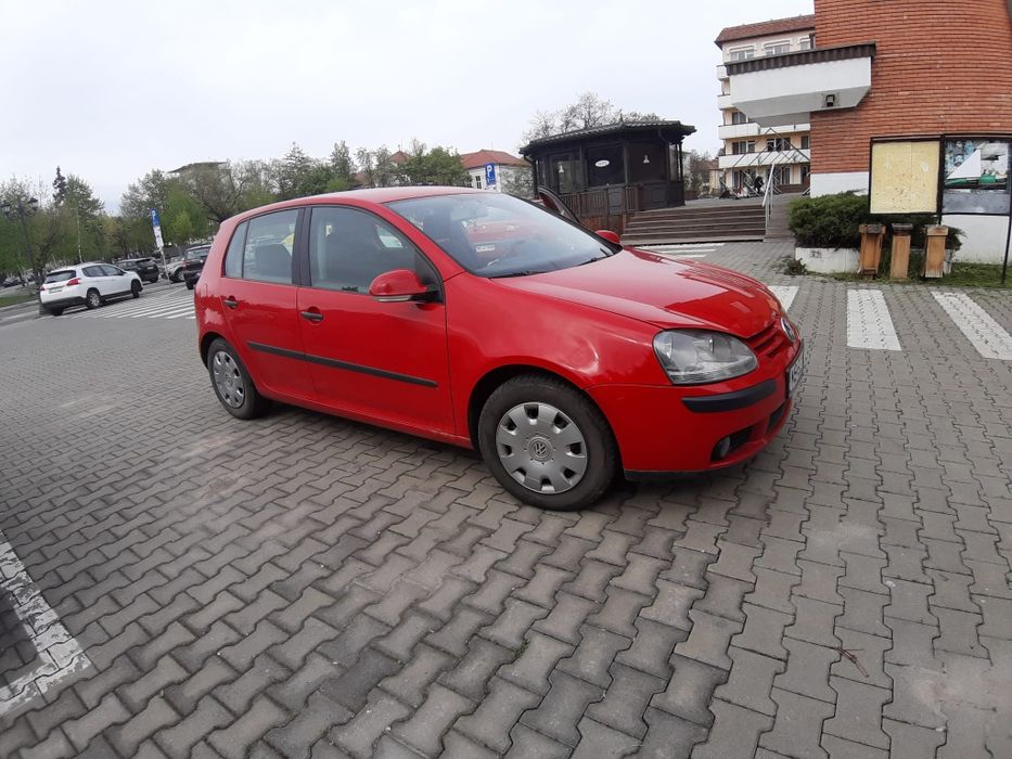 Volkswagen Golf 5 – 1.4 benzină  an 2004