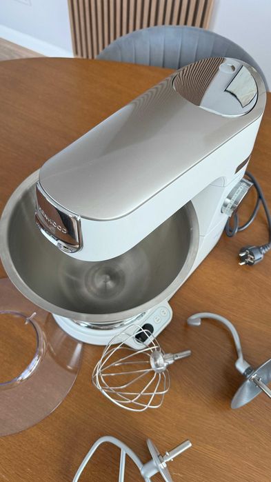 Robot de bucatarie Kenwood Titanium Chef Baker