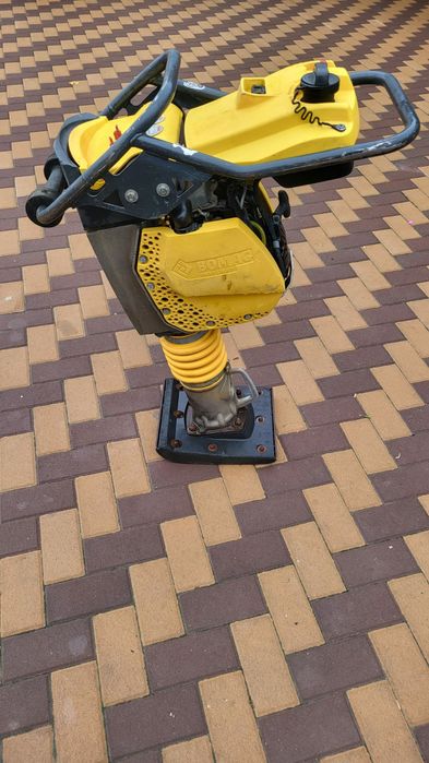 Mai compactor profesional Bomag BT 60