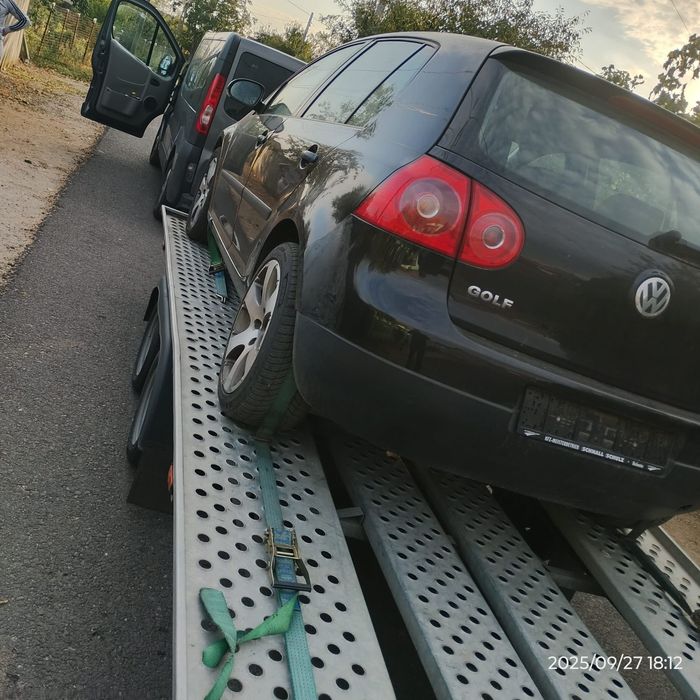 Vând Golf 5 1.4 benzina