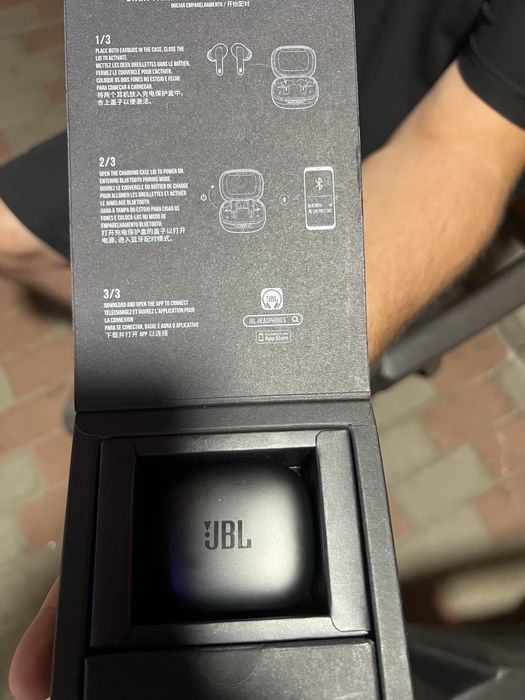 Casti JBL noi cu baterie de incarcate