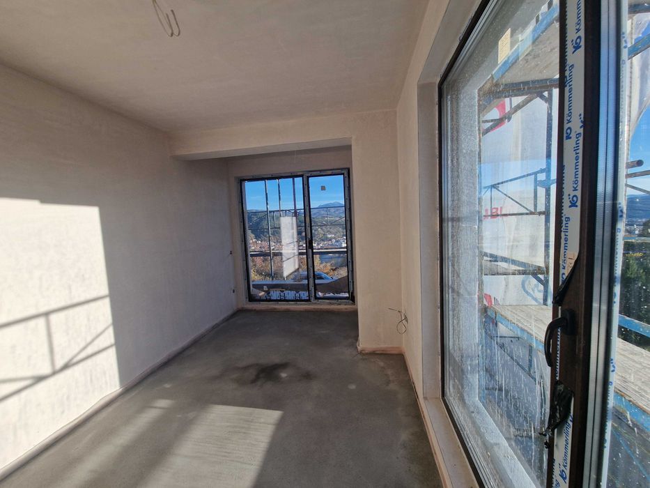 Тристаен апартамент с панорамна гледка в кв. Баларбаши