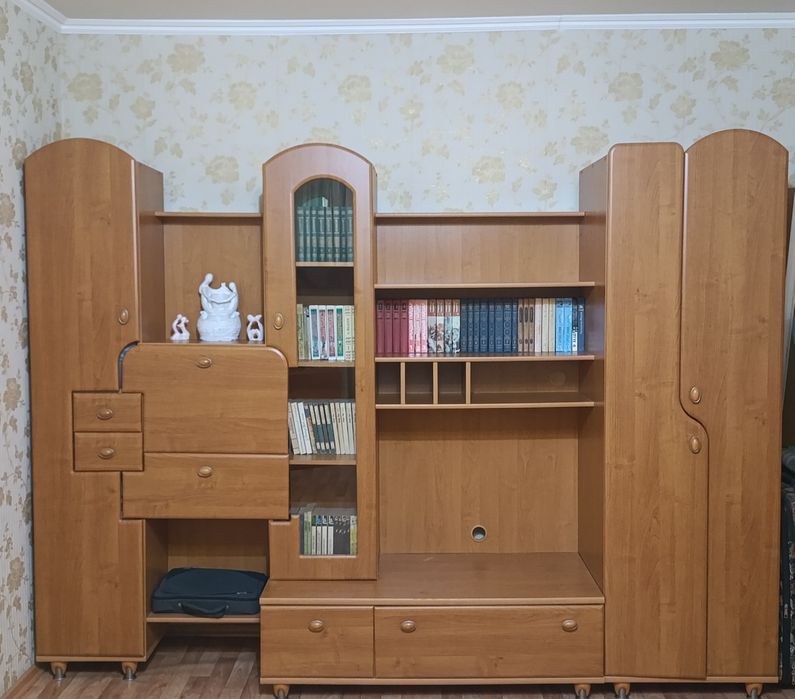 Продам стенку и комод