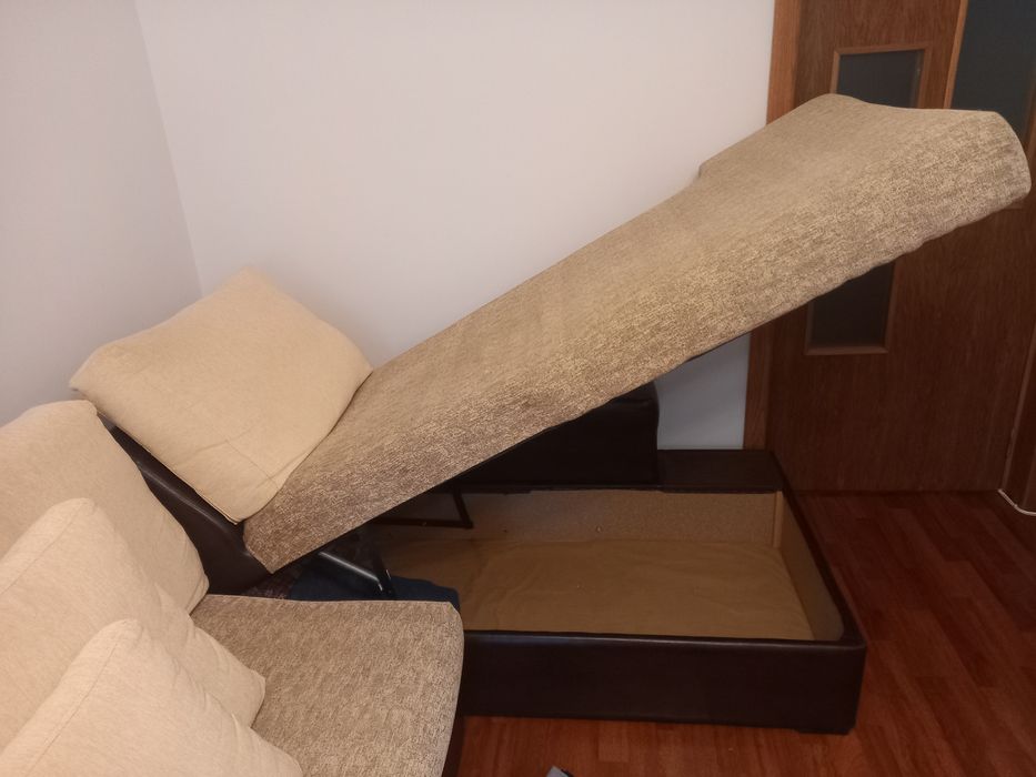 Vând canapea colțar