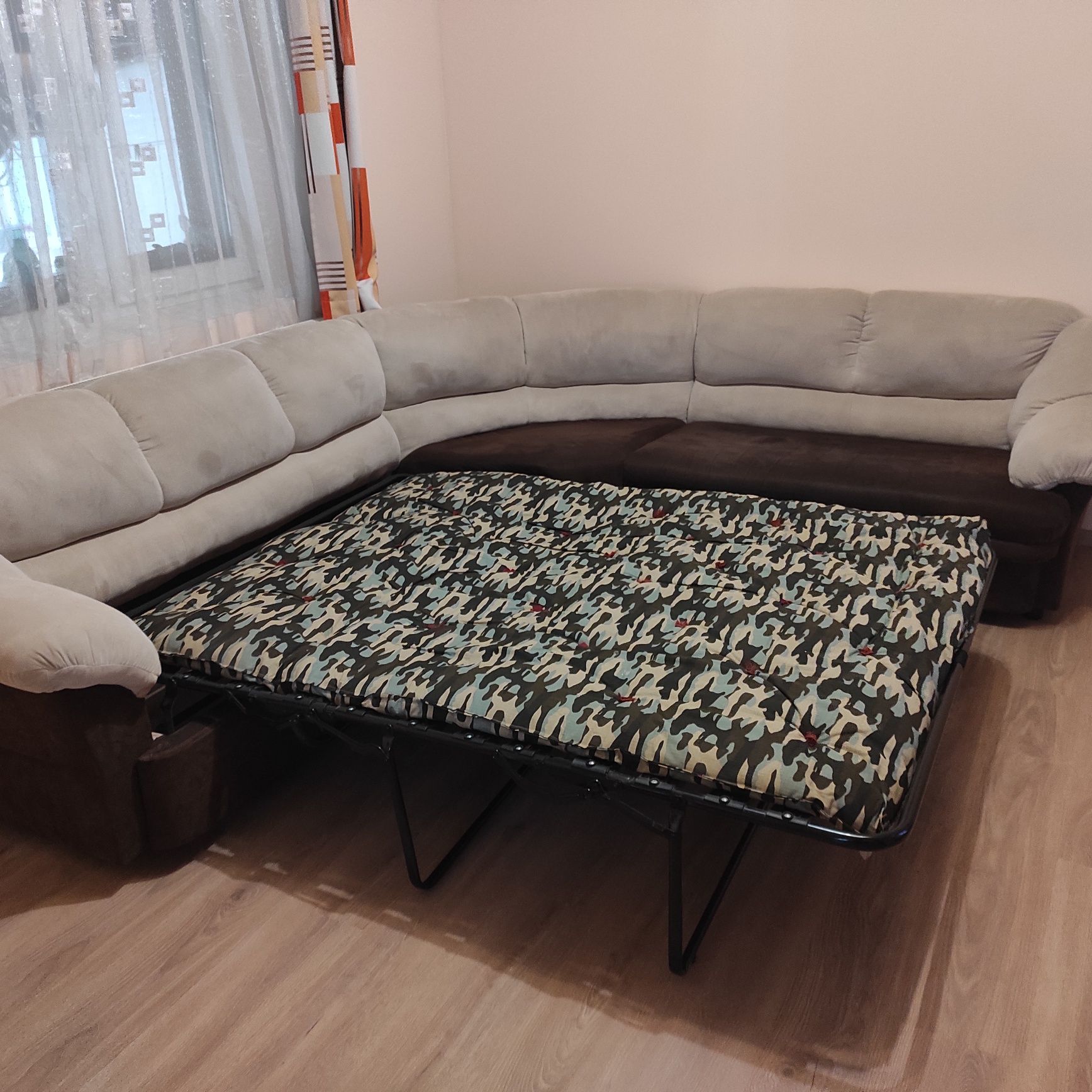 Употребяван ъглов диван - бежово -кафяв