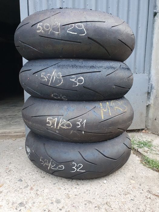 Vand cauciucuri moto Pirelli, Dunlop,Bridgestone, Metzeler,Michelin.