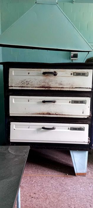Продам недорого печи духовки , все в рабочем состоянии